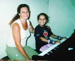 Daniela Navarro Mora es una tica pianista que estudió en Rusia, triunfa en el mundo y ahora da clases en Rusia de piano