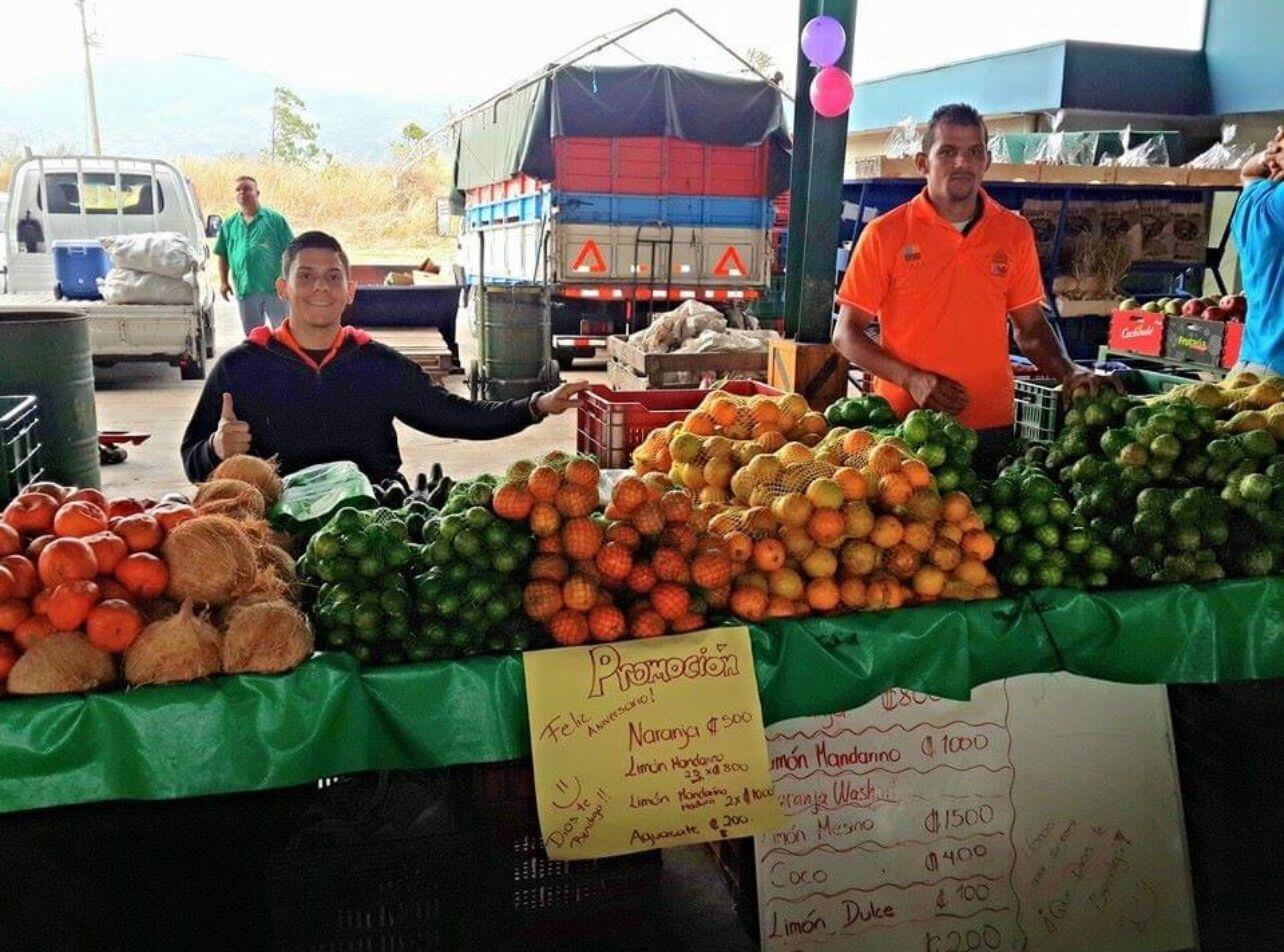 Pulseador saca adelante este negocito de entrega de verduras pese a estar en sillas de rueda