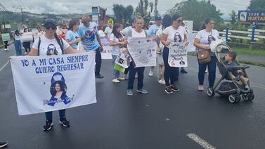 A un mes del cruel asesinato de Yuliana Ureña, sus conocidos alzaron la voz en una marcha