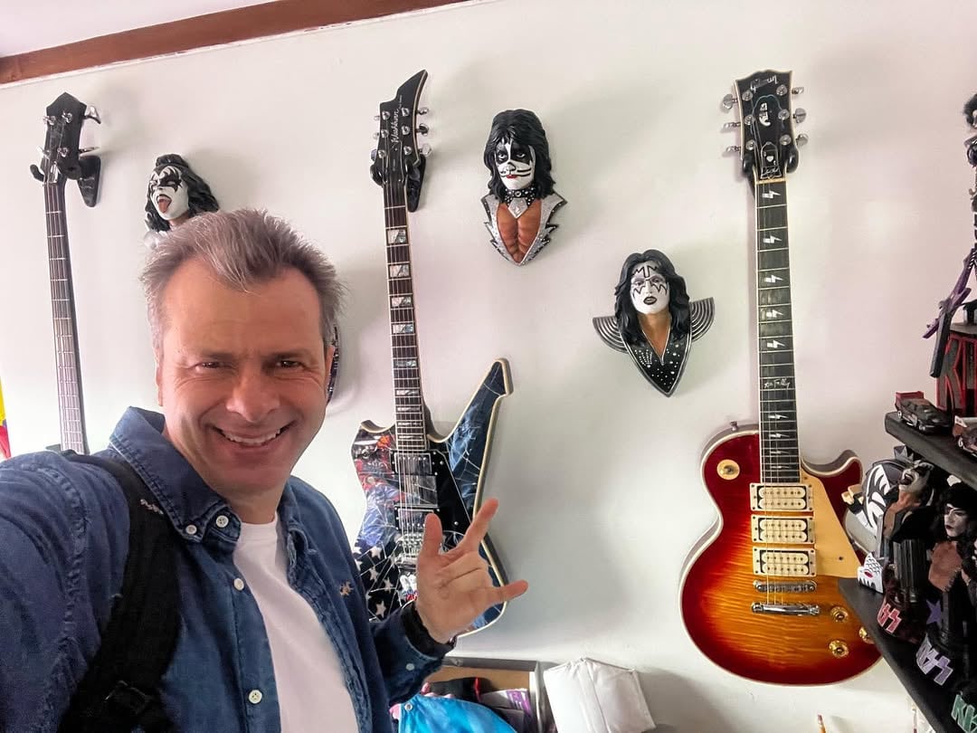 Fernando De Narvaez, diseñador colombiano y creador de la familia Zumbi. Fotos cortesía y archivo La Nación