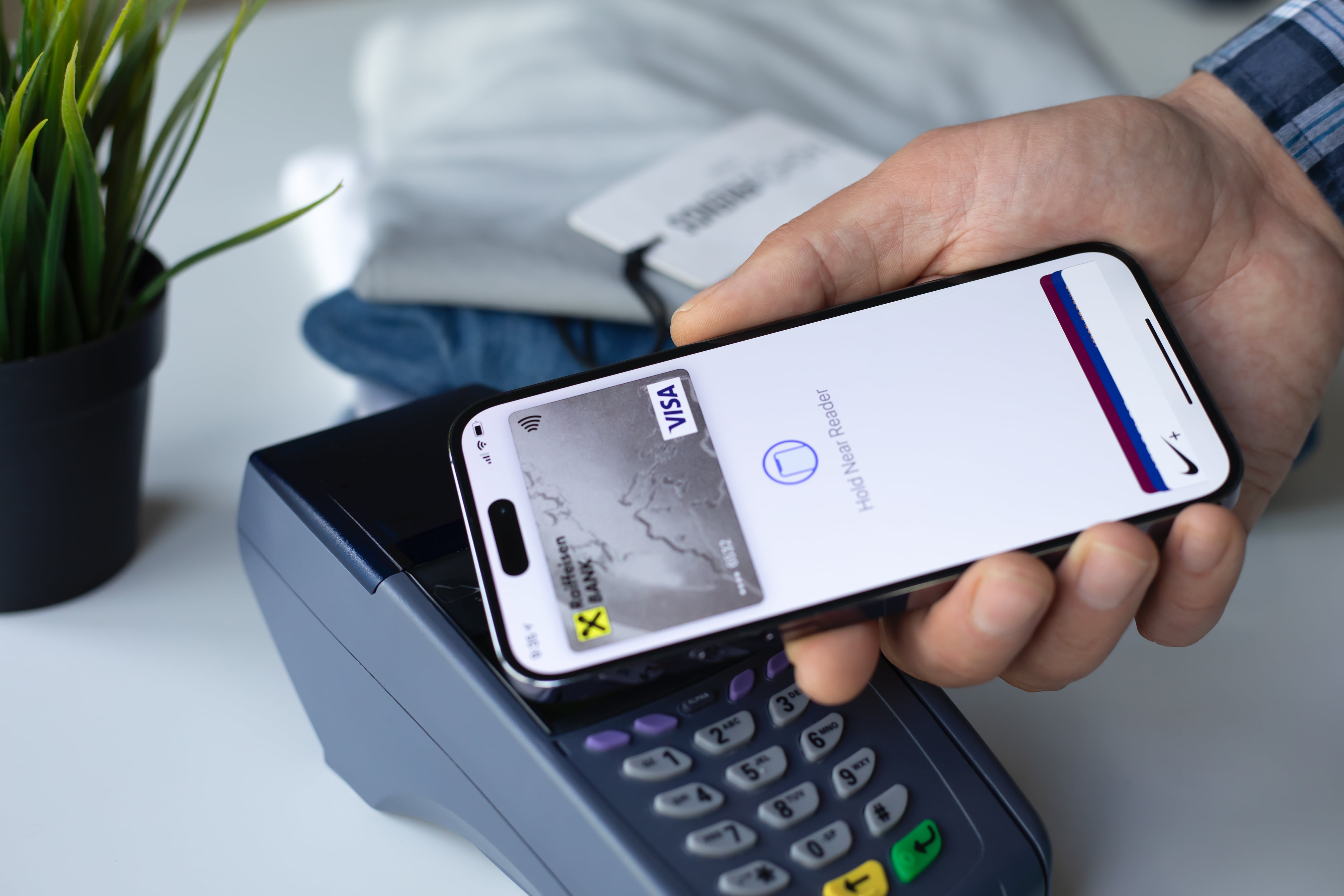 ¿Cuáles bancos de Costa Rica le permiten agregar sus tarjetas a las billeteras de Google y Apple? Vea la lista