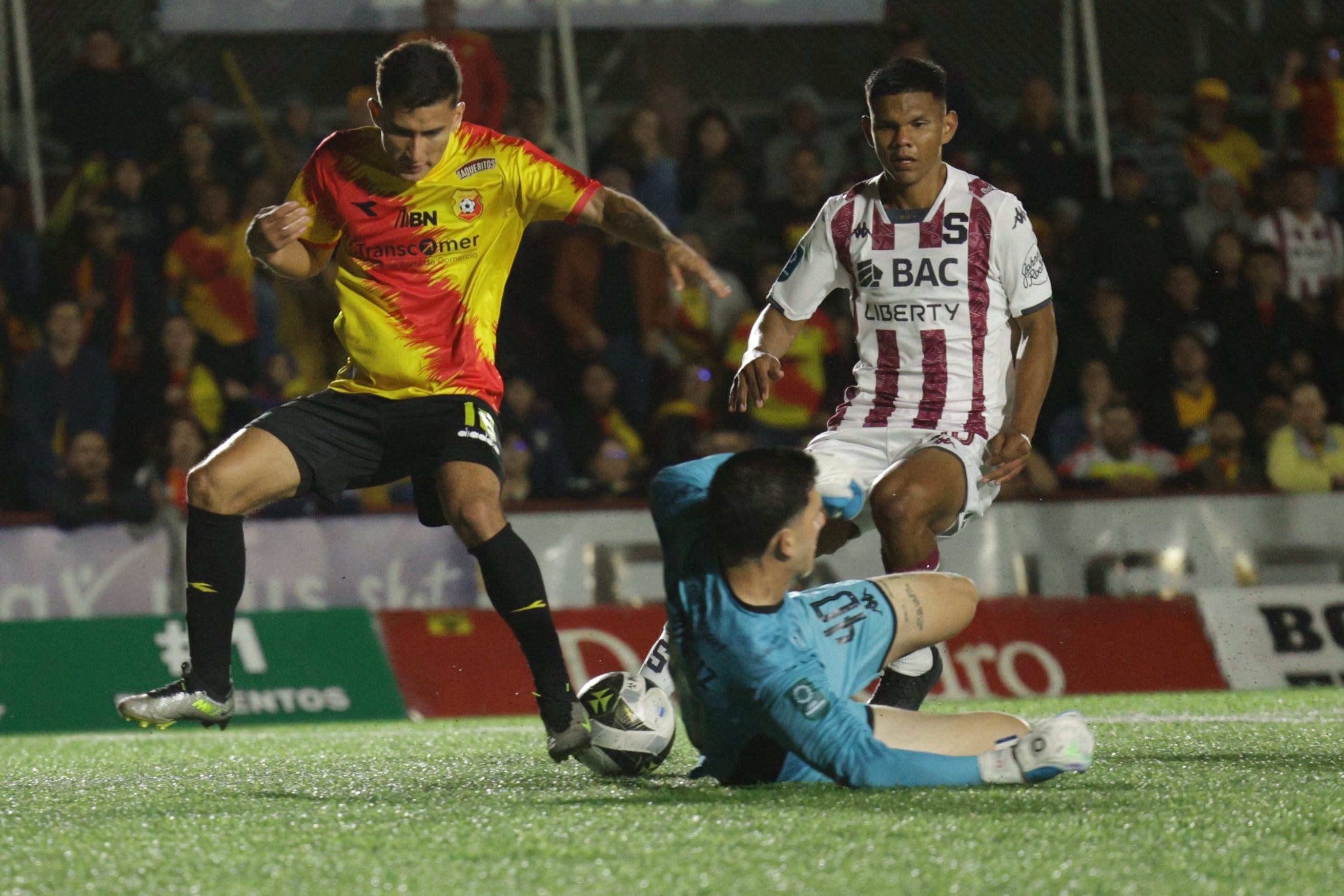 25/01/2024, Heredia, Estadio Carlos Alvarado, partido de la jornada 5 del torneo de clausura 2025 entre el Club Sport Herediano y el Deportivo Saprissa.
