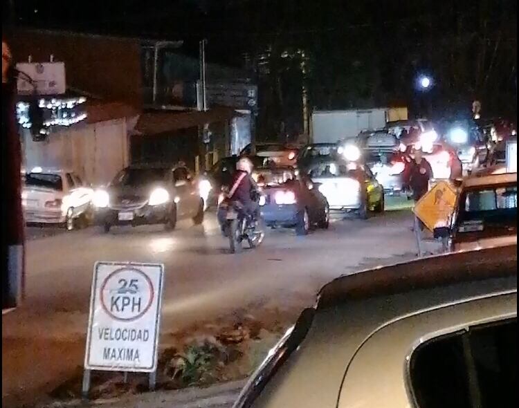 Los gatilleros aprovecharon que el carro conducido por la mujer estaba en medio de una presa. Foto cortesía