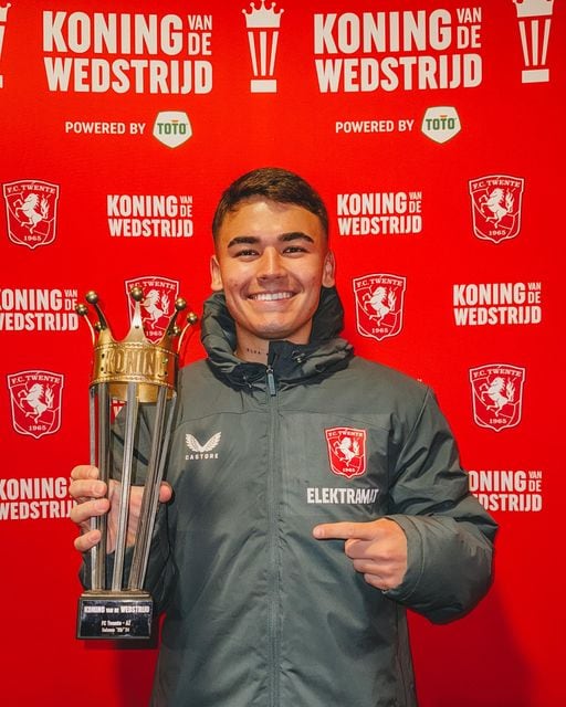 Manfred Ugalde fue nombrado jugador del partido ante el AZ Alkmaar.