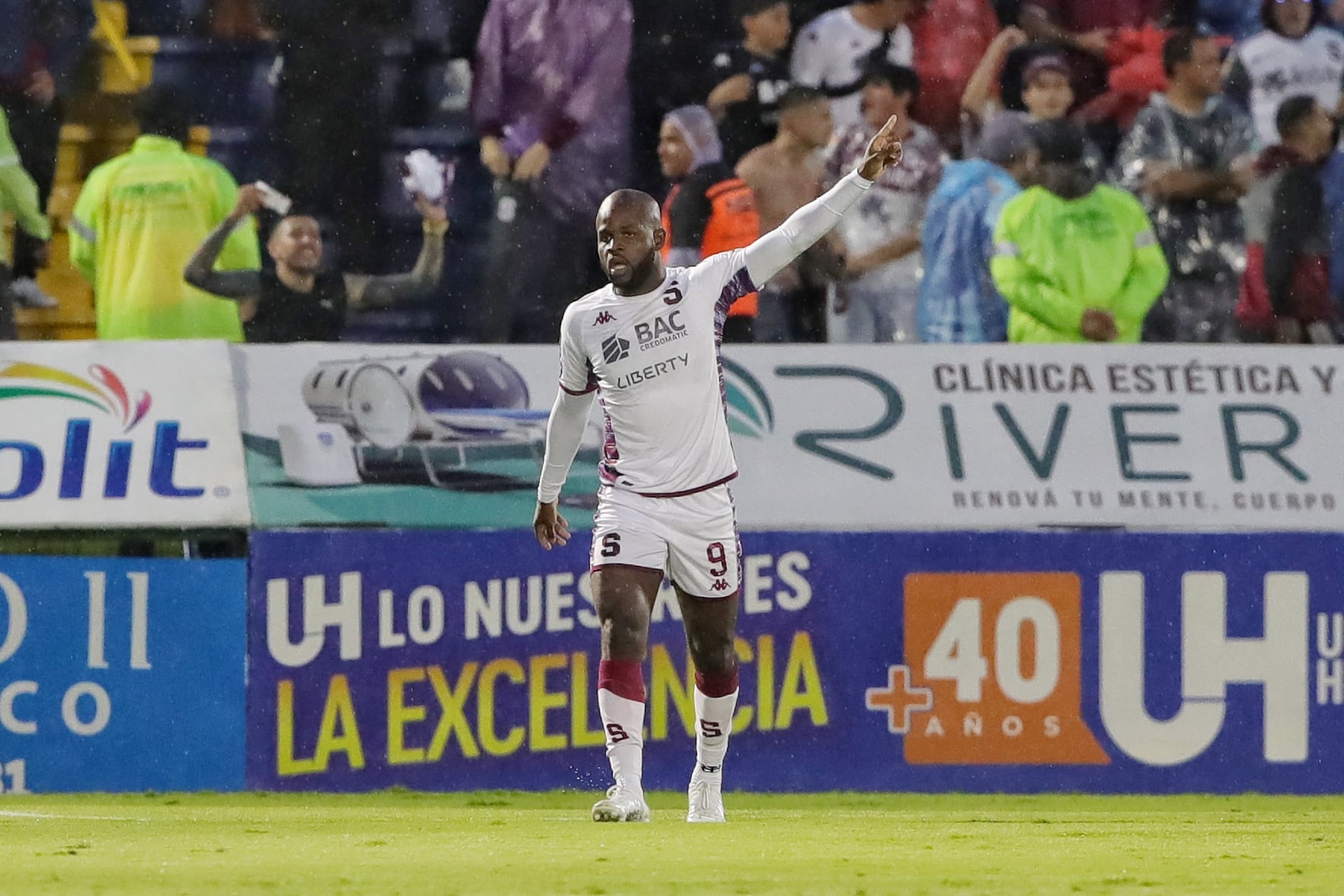 21/10/2023/ Juego entre el Club Sport Cartaginés vs Deportivo Saprissa por la jornada 16 tel torneo apertura de la Liga Promerica en el estadio Fello Meza de Cartago / Foto John Durán