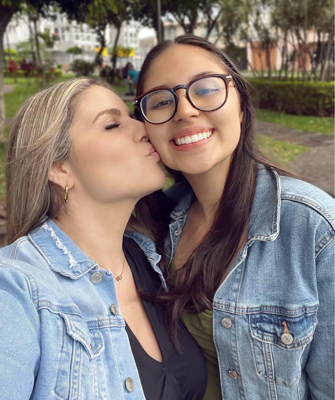 Katherinne Ortega con Valeria su hija