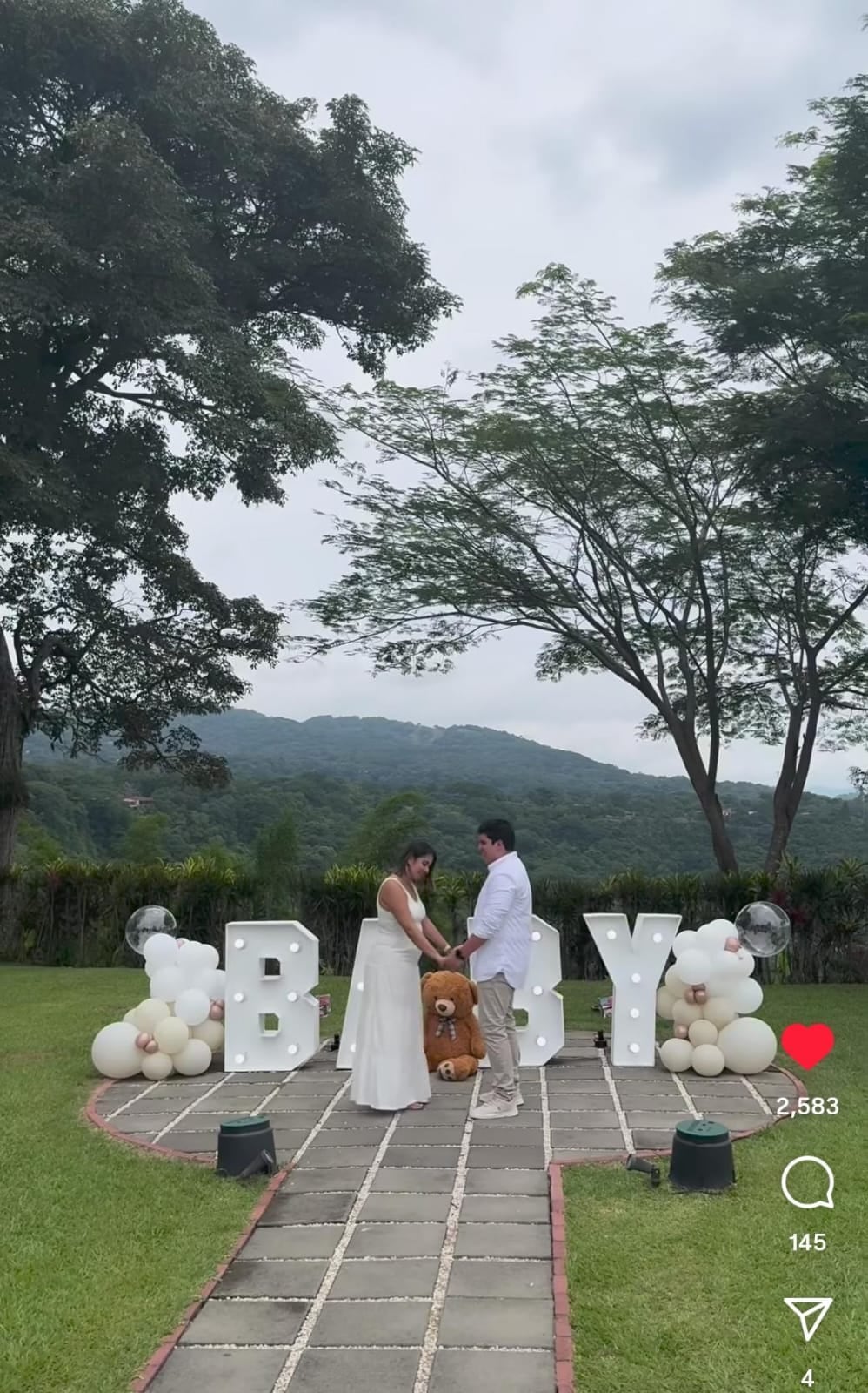 El periodista Kevin Barrantes será padre de una niña. Instagram Kevin Barrantes.