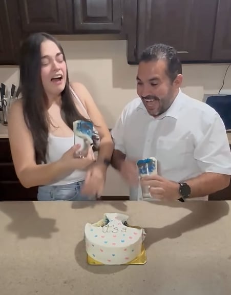 Pablo Segura, periodista y narrador de Teletica, y la revelación del sexo de su primer hijo.