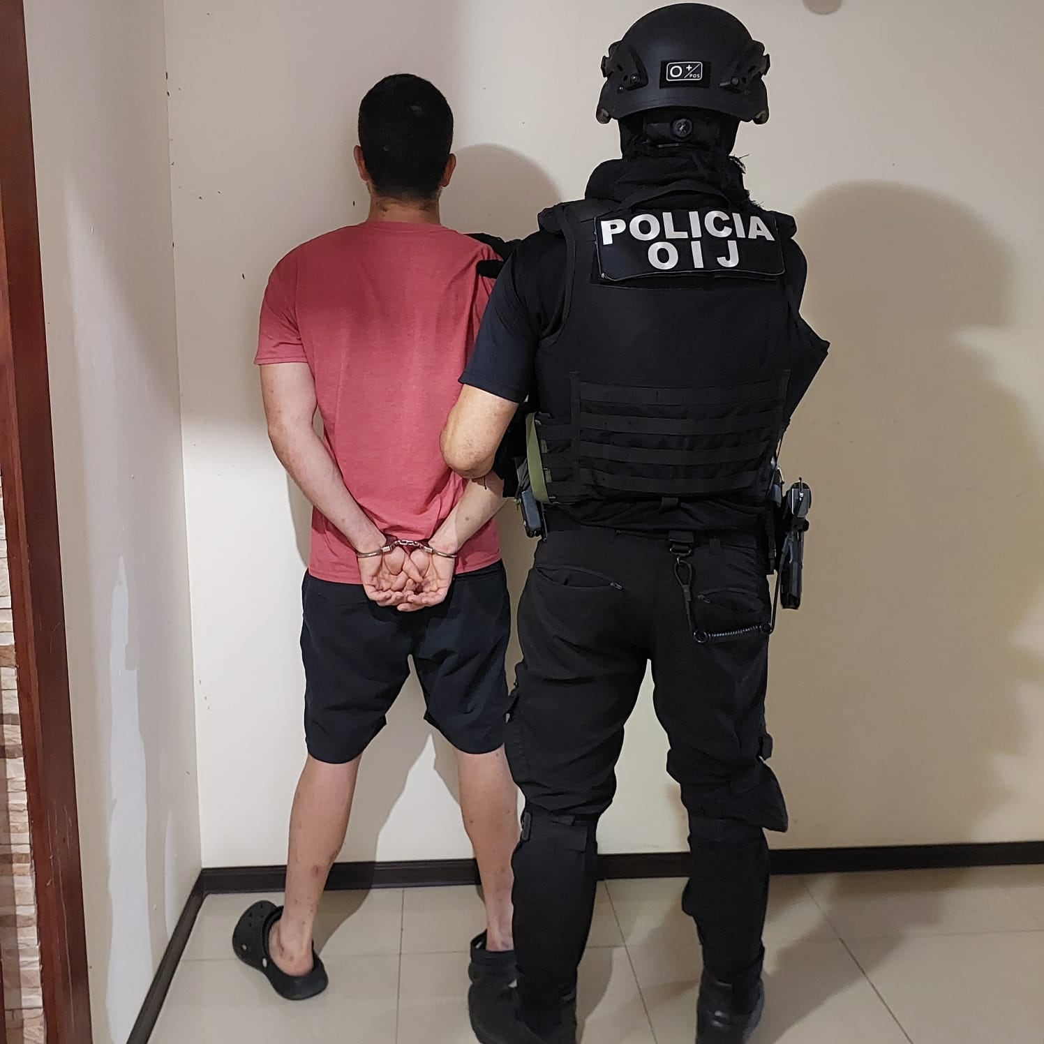 Agentes del OIJ de Corredores realizaron el allanamiento aproximadamente a las 4 de la madrugada.