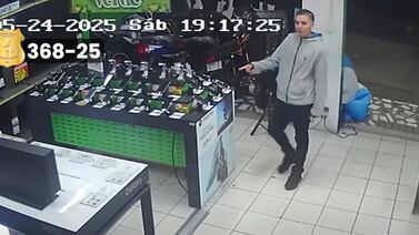 Buscan a hombre que robó dos celulares de almacén de electrodomésticos en Coronado
