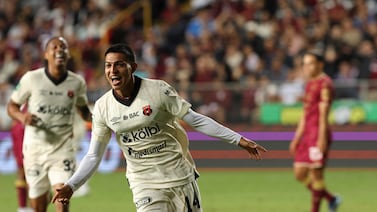 Alajuelense descarta apresurarse en fichajes tras las bajas de Kenneth Vargas y Alejandro Bran