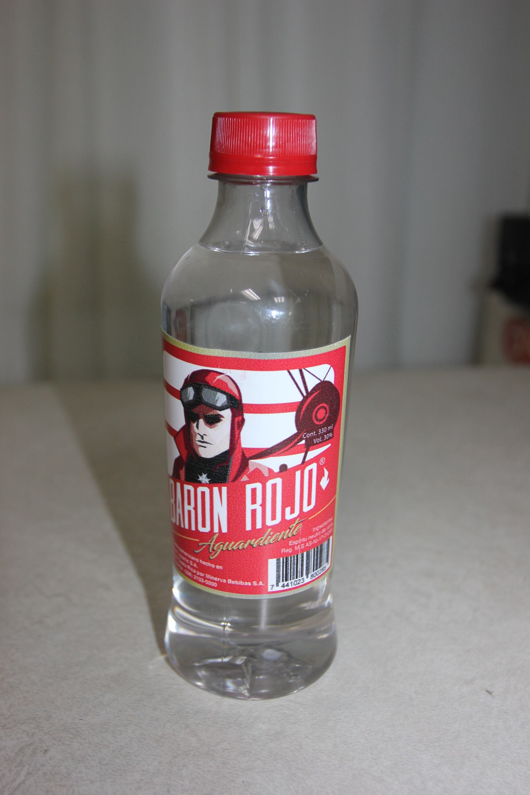 Baron Rojo, guaro alterado con metanol