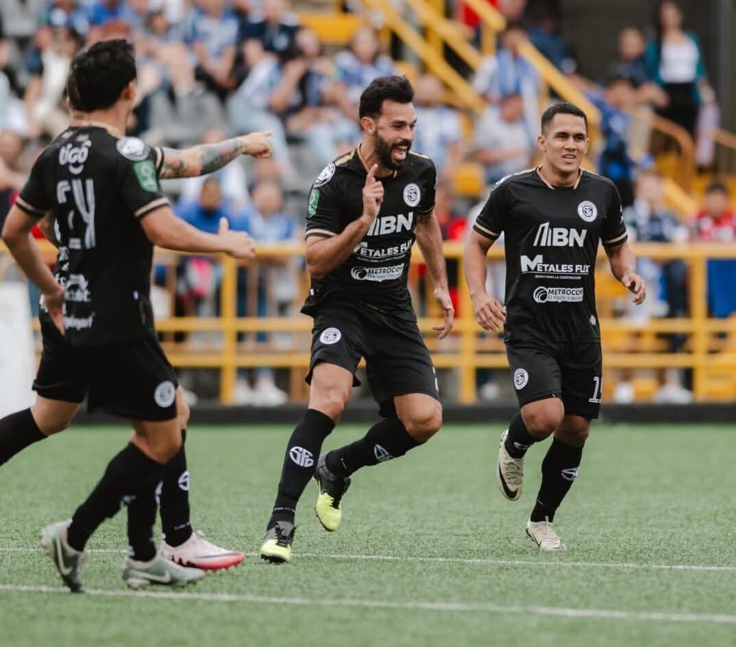 Sporting FC y Cartaginés se enfrentaron el 1 de diciembre, en el estadio Ernesto Rohrmoser.