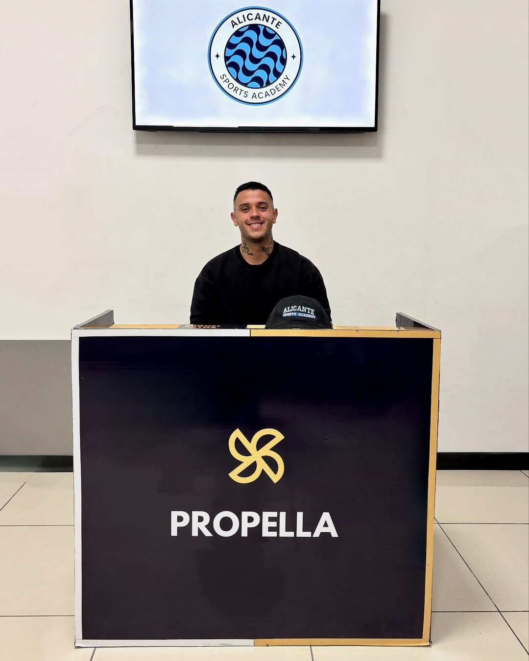 Esteban Astúa, hermano de Francisco Calvo jugará en el equipo masculino del Alicante Sports Academy en España. Instagram Esteban Astúa.