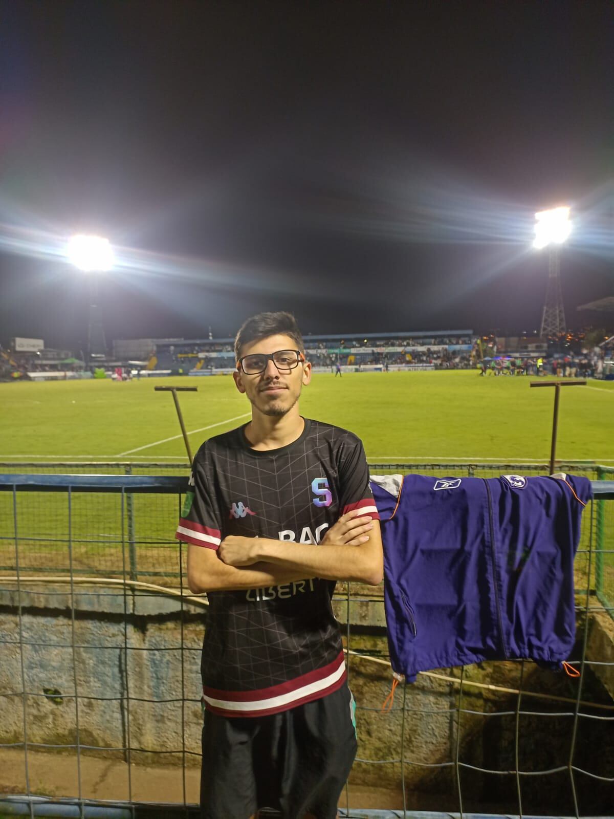 Iker Umaña es un fiel aficionado al Saprissa que visitará la Cueva por primera vez el sábado, en el partido ante Cartaginés. Cortesía Iker Umaña.