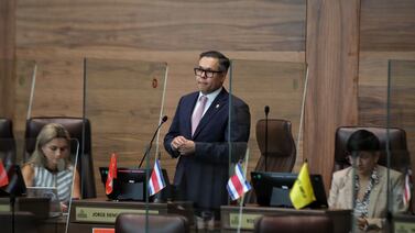 Diputado que propuso rebaja al marchamo presenta proyecto para dolarizar Costa Rica