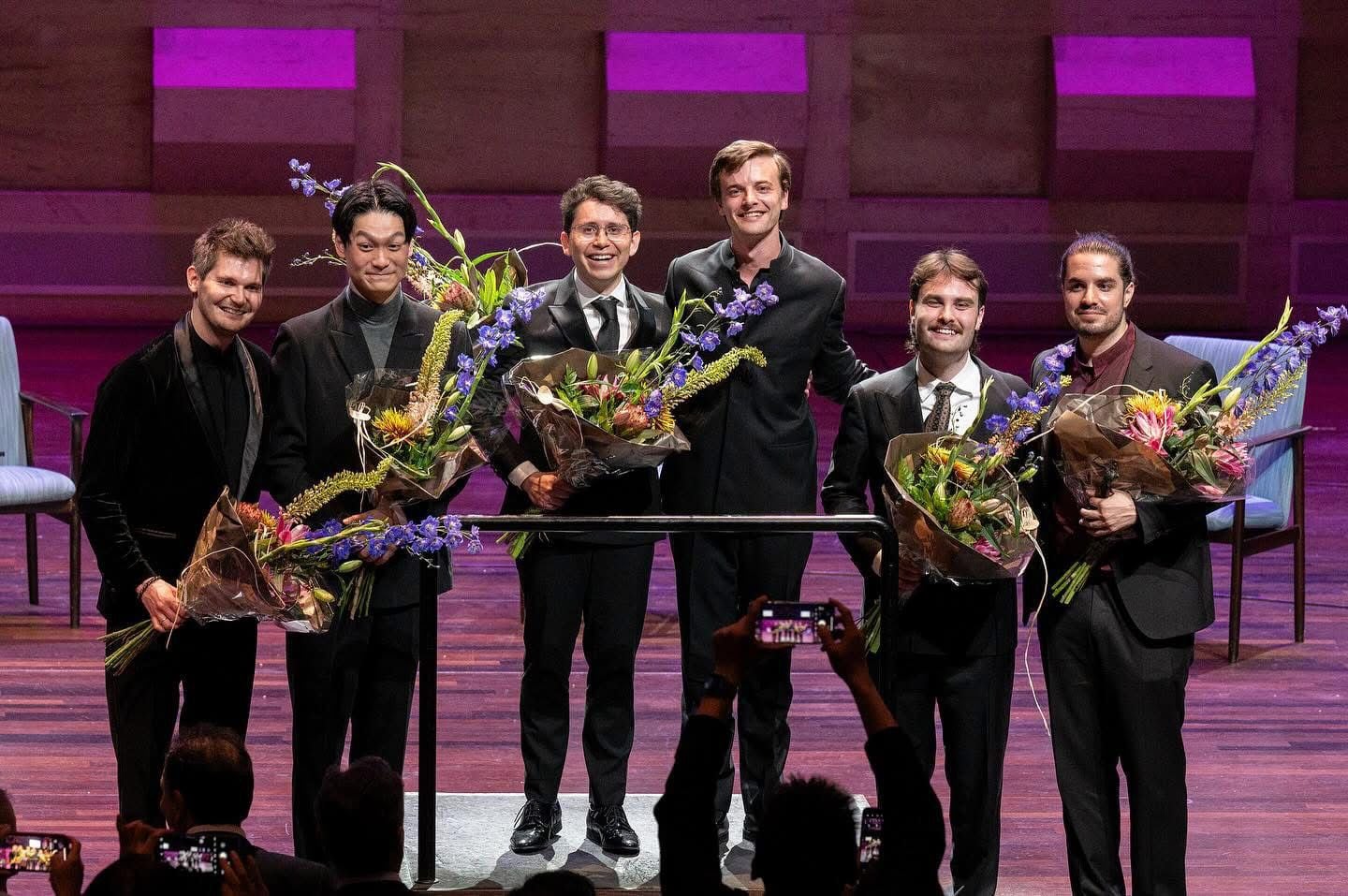 Luis Castillo Briceño, nativo del residencial Las Margaritas en San Sebastián, se alzó con el primer lugar en una de las competencias más importantes del planeta en dirección de orquestas y puso en alto a Costa Rica con su carisma, talento y sabor pura vida.