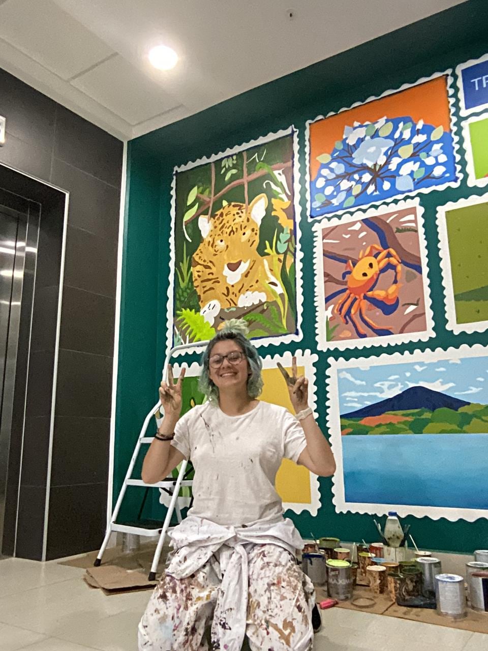 Las paredes de San José la vieron crecer y ahora las de Hong Kong serán su próximo lienzo. Diana Gabriela Morales Soto, vecina de Barrio La Cruz y conocida en el mundo artístico como “Ravs”, tiene apenas 24 años y ya se prepara para representar a Costa Rica en uno de los festivales de muralismo más importantes del planeta: Meeting of Styles (Encuentro de Estilos).