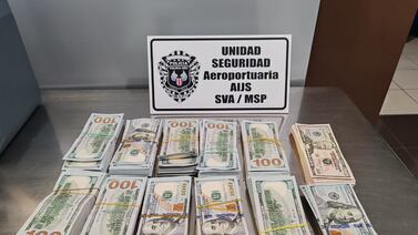 Coreana fue detenida con sorprendente millonaria suma de dinero en el aeropuerto