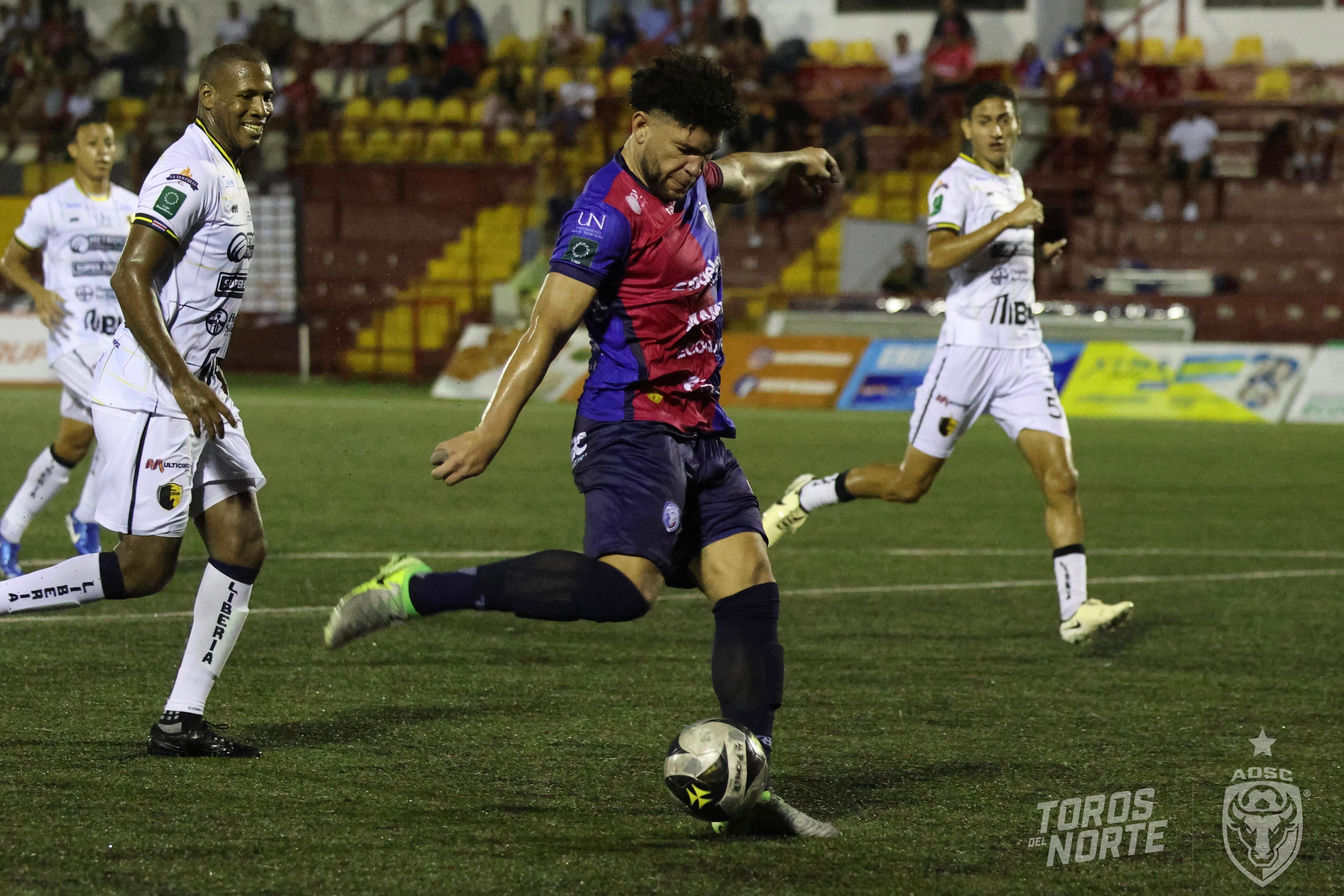 San Carlos al fin tuvo un respiro al derrotar al Municipal Liberia por marcador 1-0. Prensa San Carlos.