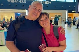 Famosa presentadora Benedetta Rossi reveló que adoptó a dos niñas costarricenses y se las llevó a vivir a Europa