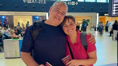 Famosa presentadora Benedetta Rossi reveló que adoptó a dos niñas costarricenses y se las llevó a vivir a Europa