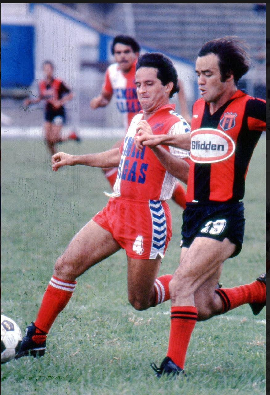 Jorge Manuel "Gugui" Ulate fue un goleador implacable en Alajuelense.