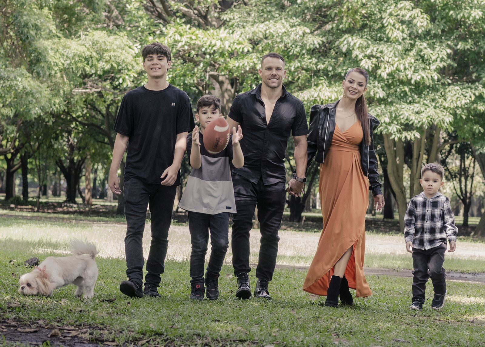 Kimberly Soto y Ryan Weiss, esposos y exparticipantes del programa Guerreros de Repretel