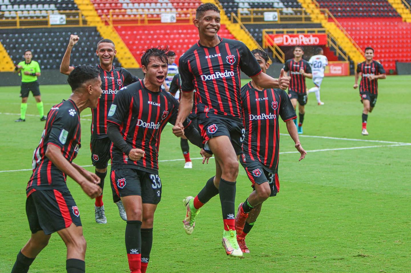 Juan Pablo Ledezma, hijo de Froylán Ledezma, alajuelense, sub 17