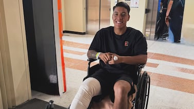 Orlando Galo conmueve con mensaje tras ser operado de la rodilla