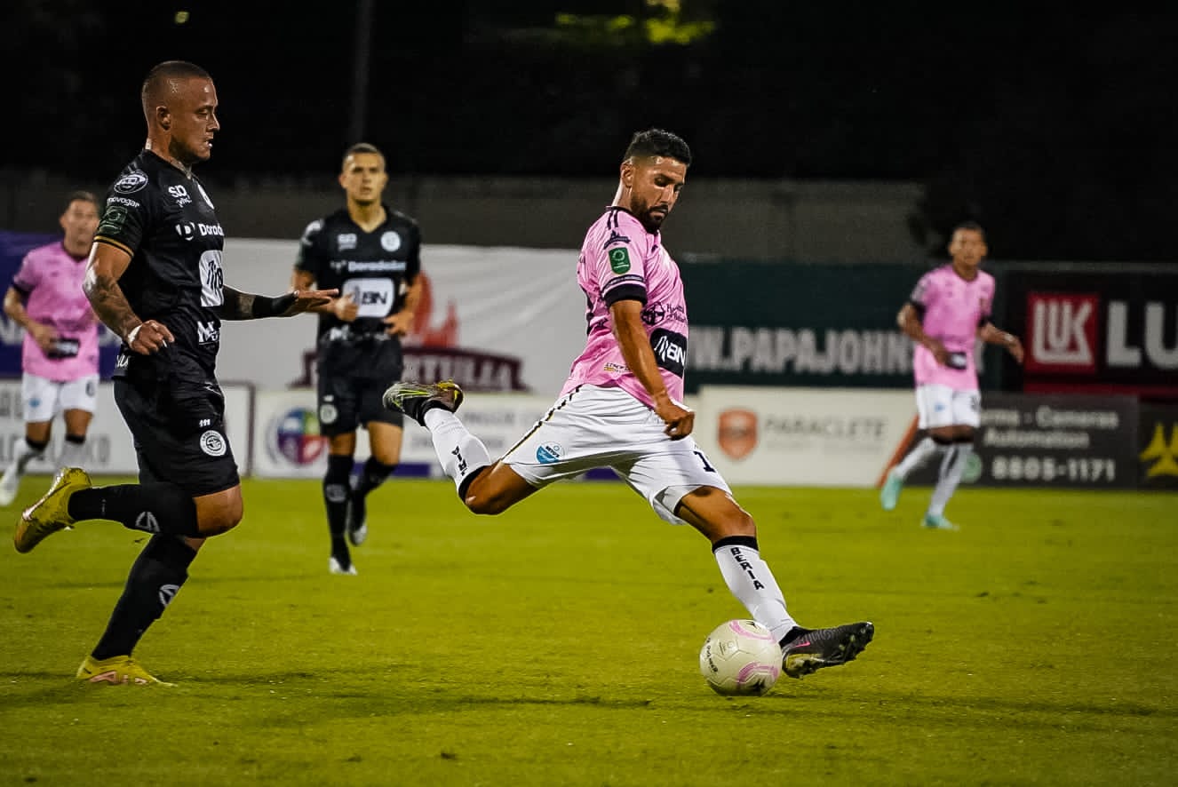 Marvin Angulo fue titular con Liberia, luego de que anularan su expulsión. El volante pudo ser de la partida ante el Sporting FC.