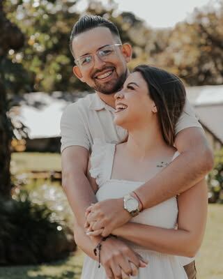 El periodista de Deportes Repretel, Carlos Chinchilla, y su esposa Katherine Hidalgo, disfrutan sus primeros días como marido y mujer en un destino que, de un tiempo para acá, trae de cabeza a los ticos.