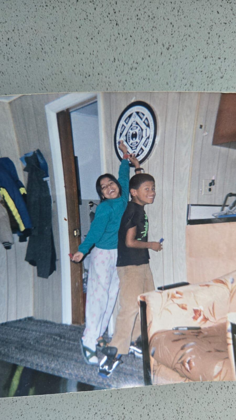 Byron Gómez Chacón, un herediano de la pura cepa, pero con sangre nicoyana corriendo por sus venas, es el primer costarricense en la historia que logra ganarse, en setiembre pasado, a puro esfuerzo una “Estrella Michelín”,