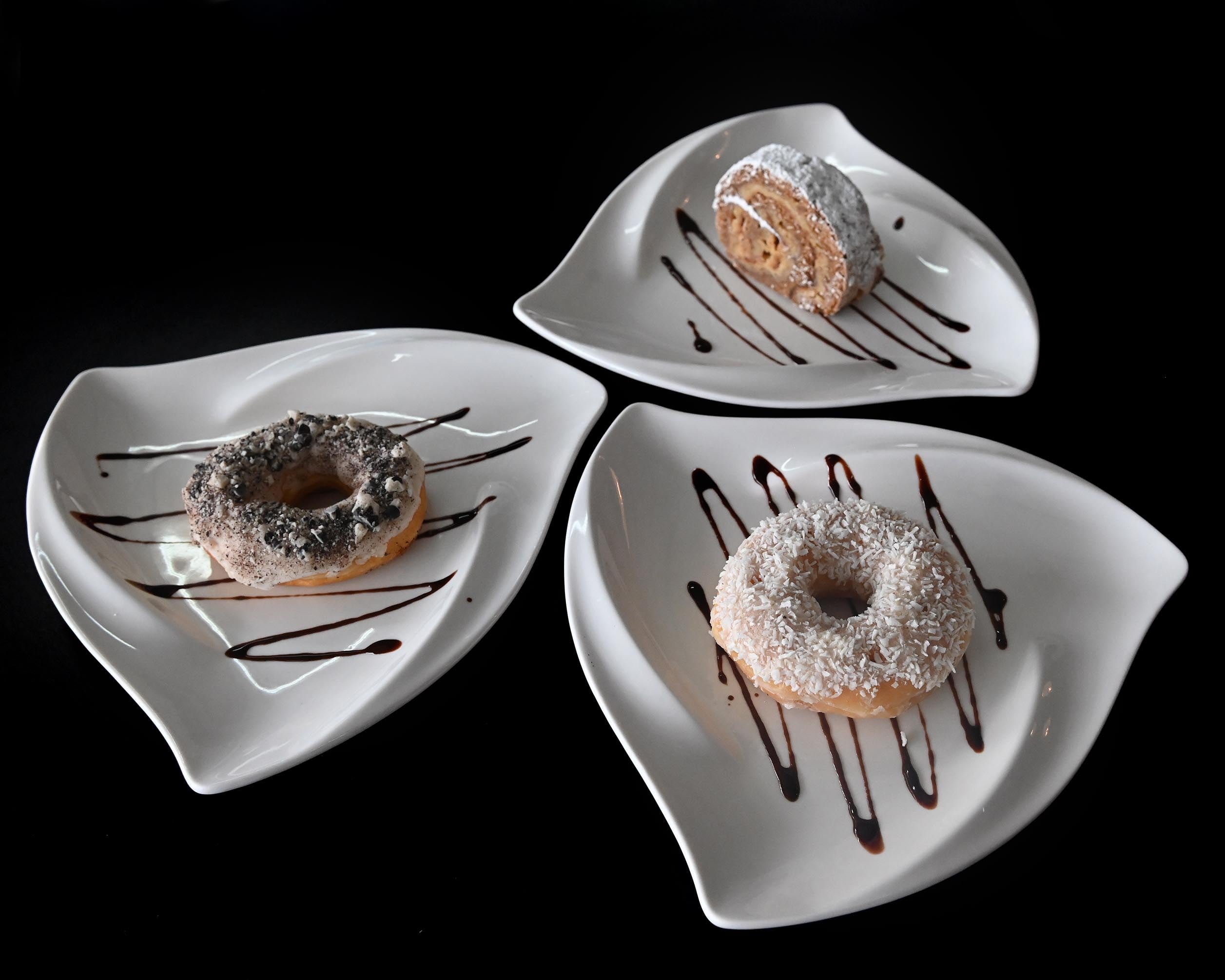 21 de julio del 2025. Visita a la Heladería Mimos ubicada en San Lorenzo de Heredia. Nota de la Teja sobre lugares para visitar.  Mimos ofrece variedad de helados, ensaladas de frutas, crepas, además de café y repostería. En la foto: Entrevista a la dueña de la heladería y fotos generales de las instalaciones y tipos de helados.