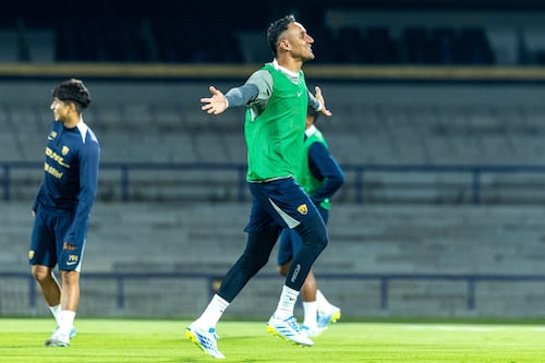 (Video) Keylor Navas cerró primer tiempo de final en México con estos dos tapadones