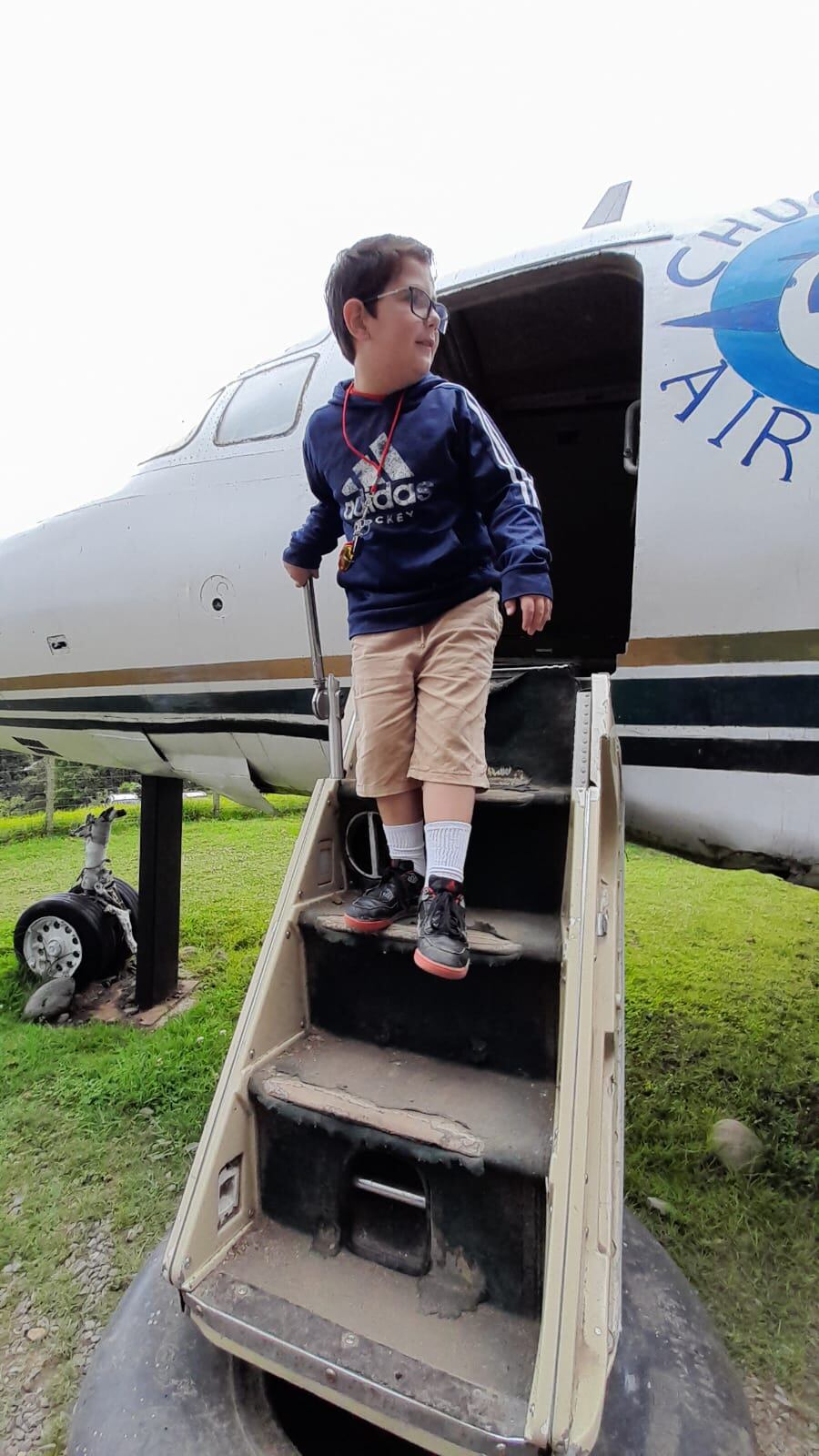 Osvaldo Nájera es el feliz papá de Luciano, un niño al que cria solo con mucho amor.