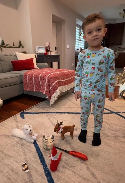 Saúl, hijo de Elías Alvarado, es sorprendido por Elfo cada mañana.