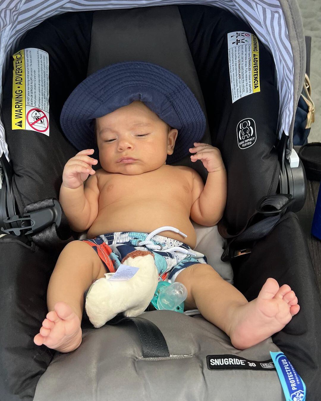 Pedro Capmany y su bebé André.