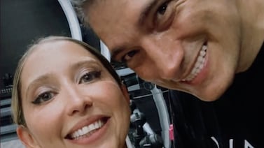 Tapón sorprende a Lucía Jiménez con este regalo en su primer ensayo para Mira quién baila