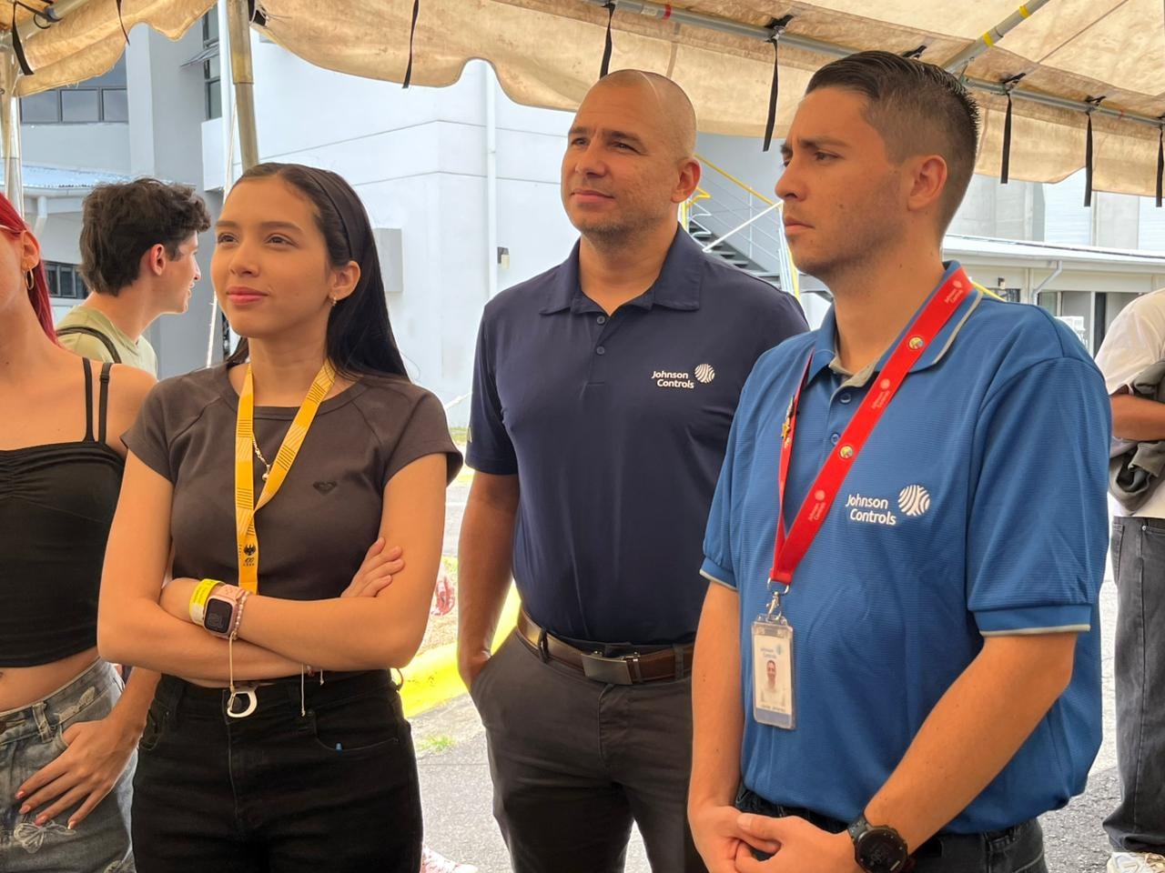 el impacto del trabajo que realizan ingenieros costarricenses en el Centro de Excelencia de la empresa mundial Johnson Controls, donde más de 400 profesionales ticos diseñan soluciones para edificios inteligentes en distintas partes del mundo. Hablamos con Luis Carlos García, jefe