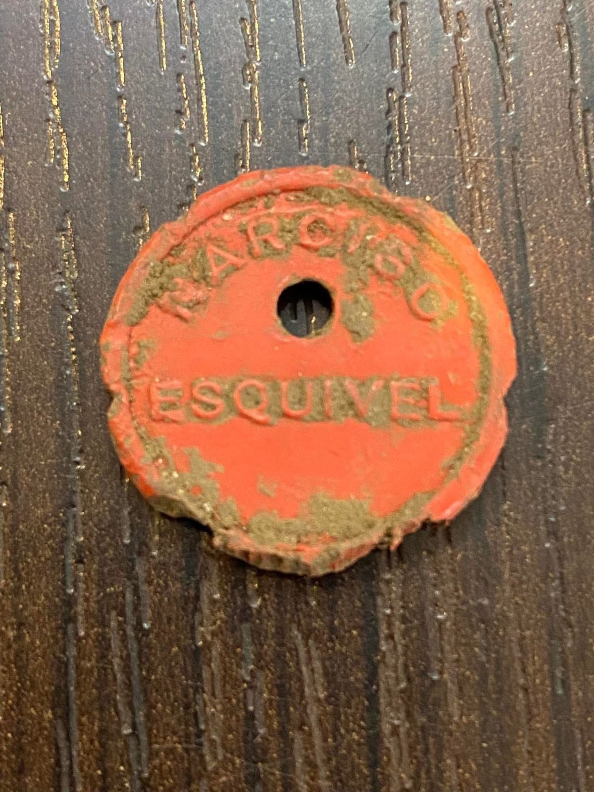 Buscar tesoros dejó de ser cosa de piratas y películas para David Molina Roldán, un vecino de San Juan de Dios de Desamparados que convirtió la curiosidad que heredó de su abuelita en una pasión que hoy lo lleva a recorrer el país entero