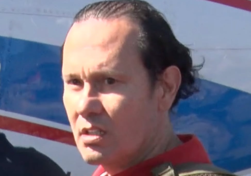 Celso Gamboa al ser extraditado a Estados Unidos.