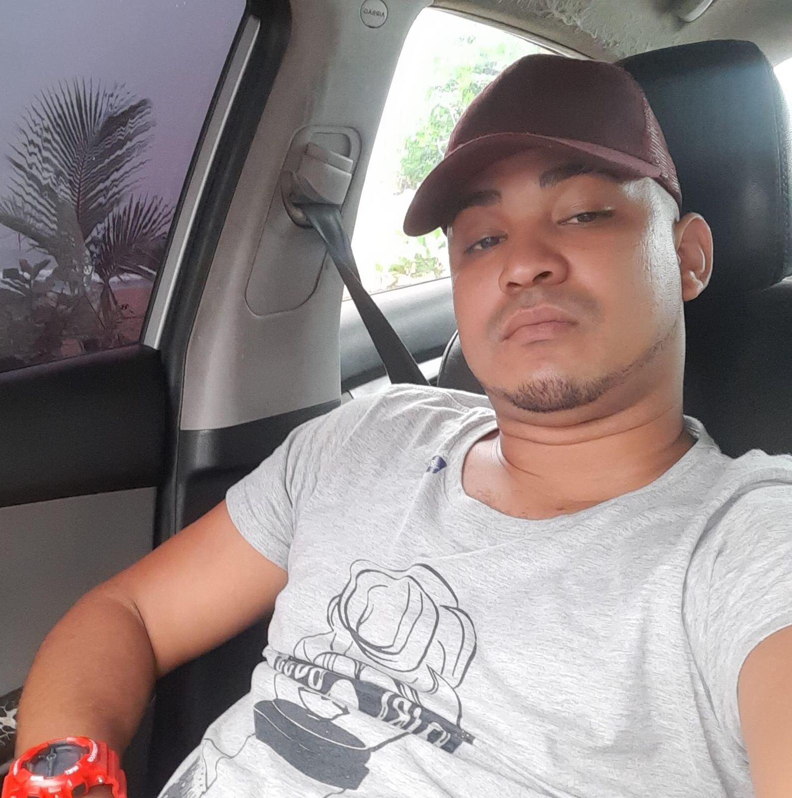 Aida Bosman con Randy, Gerald, Samir Taylor