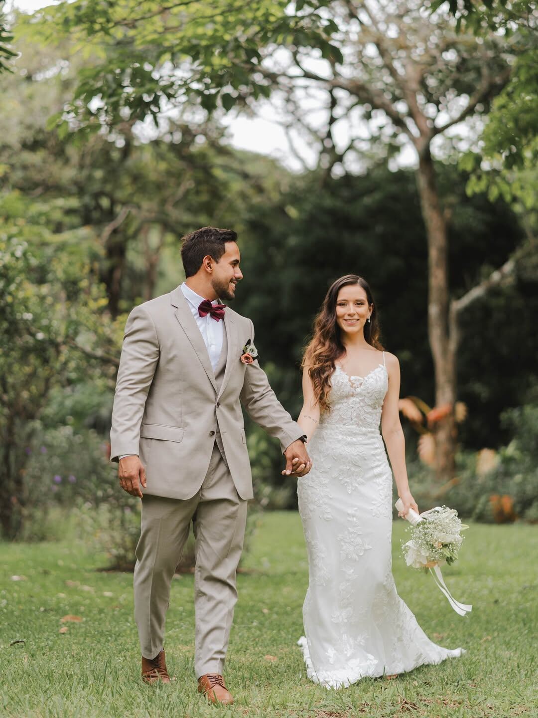Steven Castro, ganador de uno de los grandes programas que Teletica, pasó a la vida seria y ya compartió fotos del especial día que dio el “sí, acepto”.
