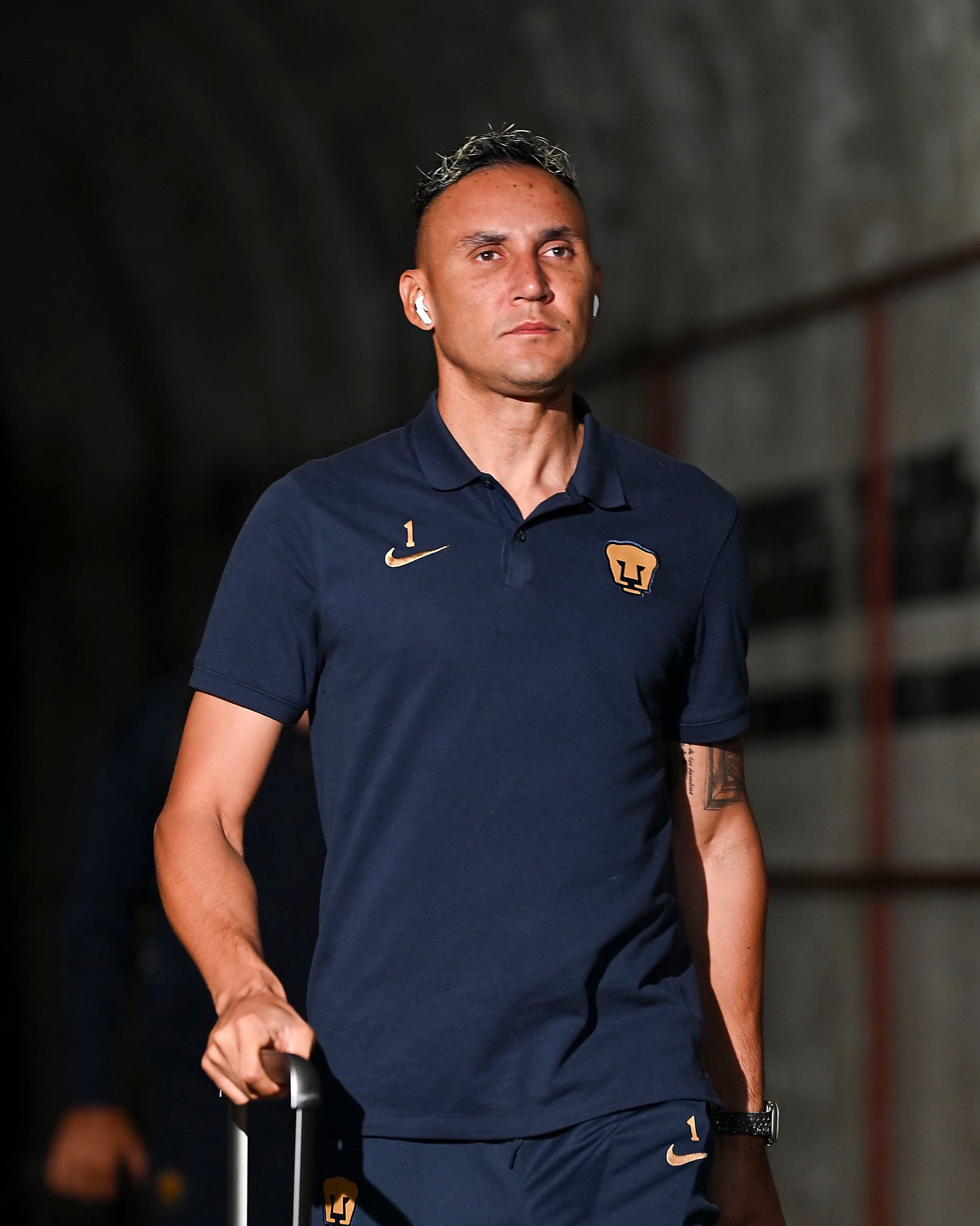 Pumas mostró a Keylor Navas a su llegada al Estadio Ciudad de los Deportes, para el clásico capitalino contra América.