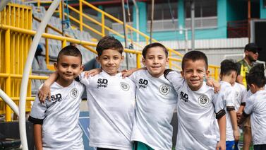 Sporting organizó una fiesta para niños de zonas marginales y la cantidad de chiquitos que ayudó es de aplaudir