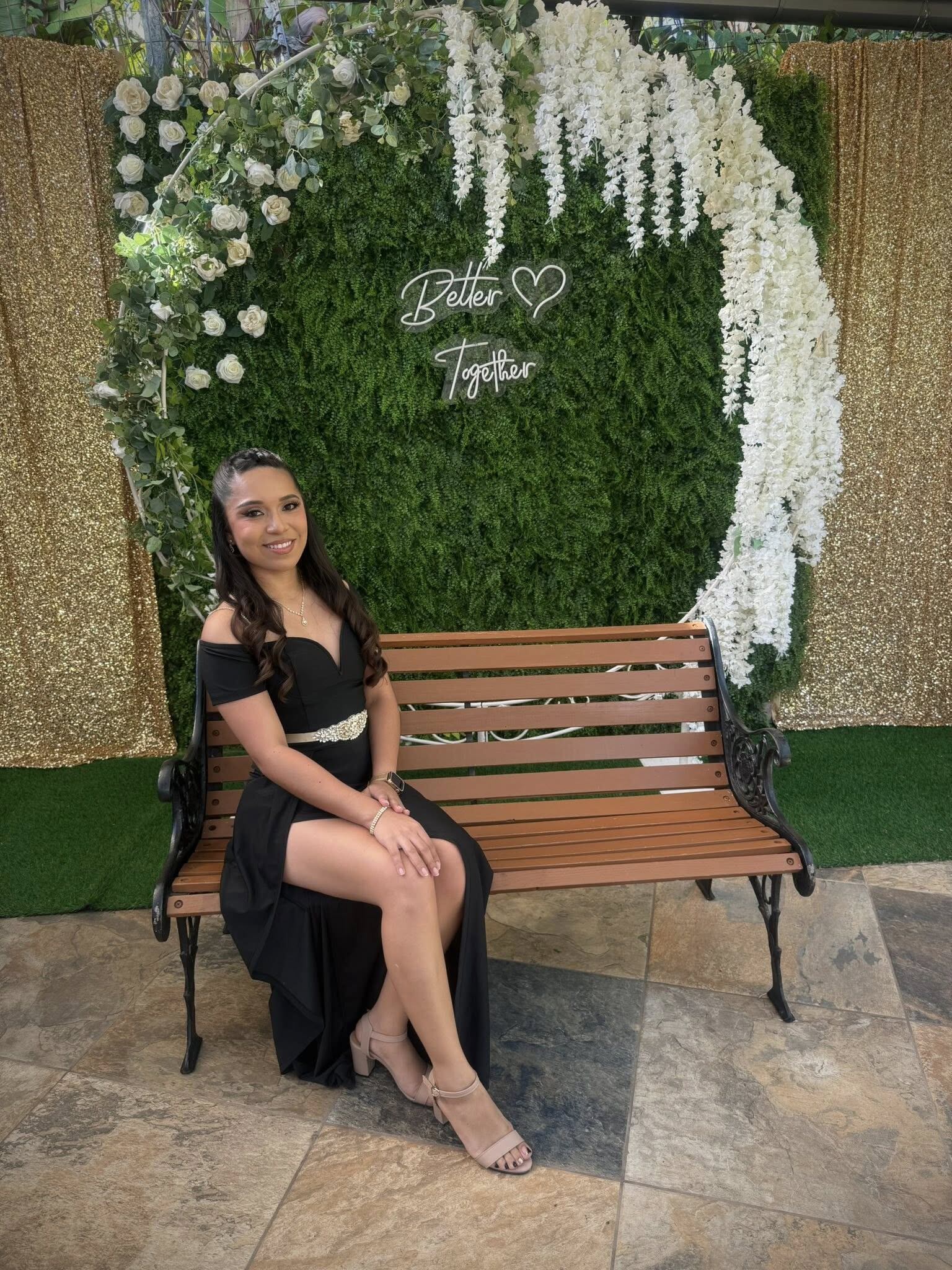 Amanda Zuriely Guevara, de 30 años, siguió los pasos de su mamá en estudiar medicina, su mamá era enfermera, pero ella se convirtió en obstetra. Foto: Tomada de redes sociales