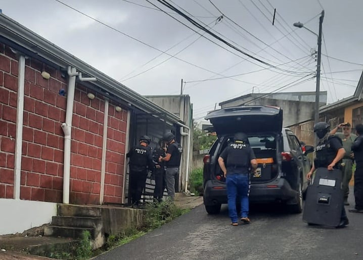 El OIJ detuvo a tres hombres como sospechosos de asesinar y quemar a otro hombre en Cartago. Foto cortesía para La Teja.