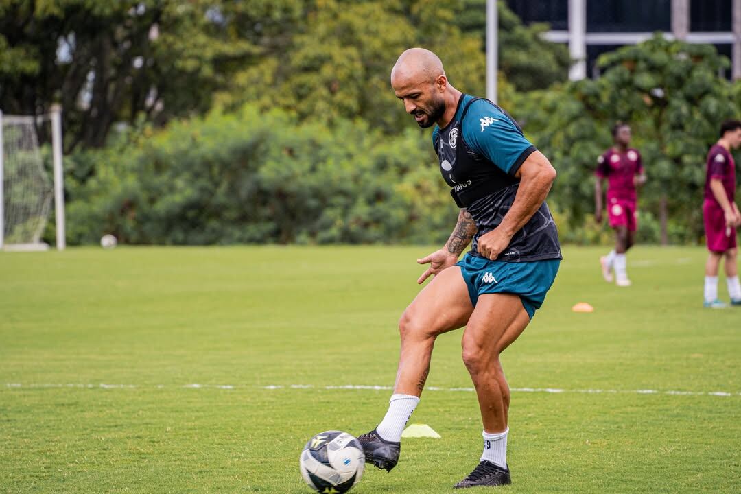 El defensor Ricardo Blanco recibió el alta médica y podrá reincorporarse a los entrenamientos con el equipo. Prensa Saprissa.