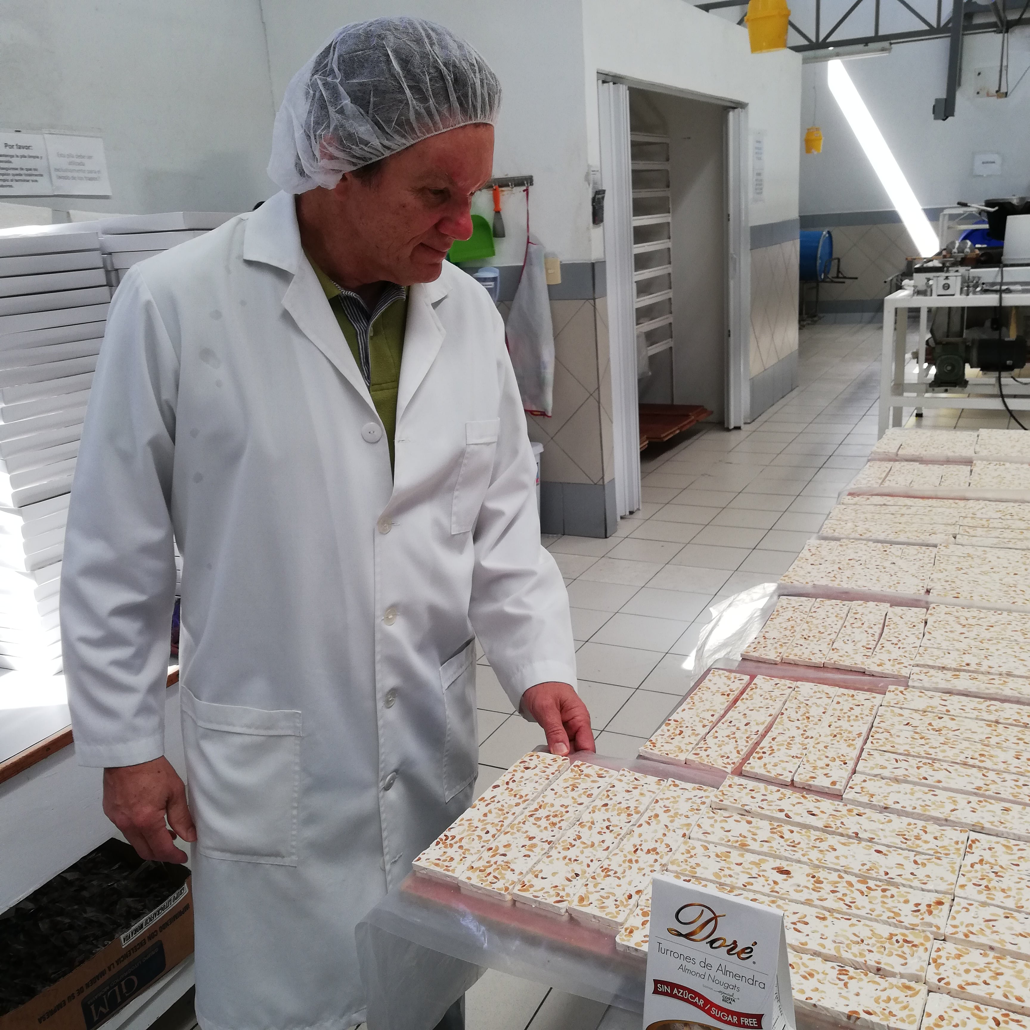 Turrones Doré tiene más de 40 años en el mercado tico. En la foto, don Alberto Soto Clausen.